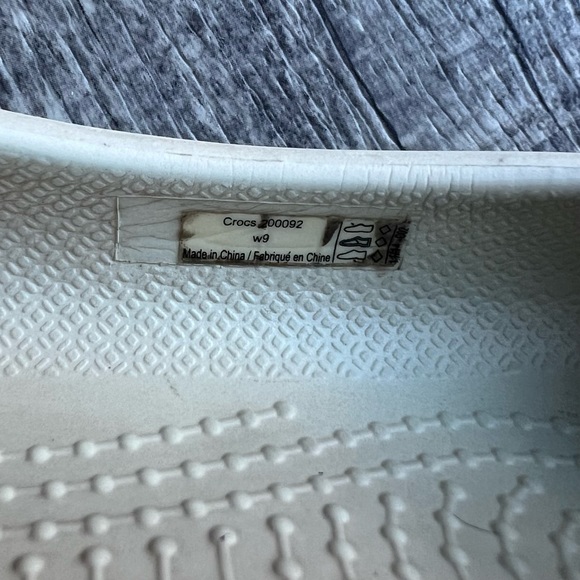 Crocs slip on sandals ivory size 9 - Picture 9 of 9